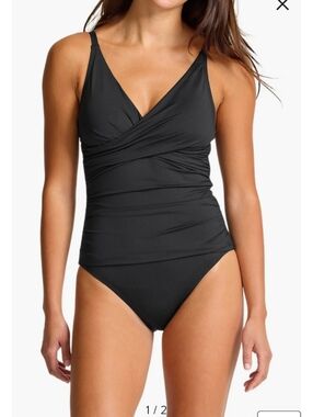 Tommy Bahama cross front , Shirred Sides 1 piece swimsuit. UPF50+. Size 12 NWOT